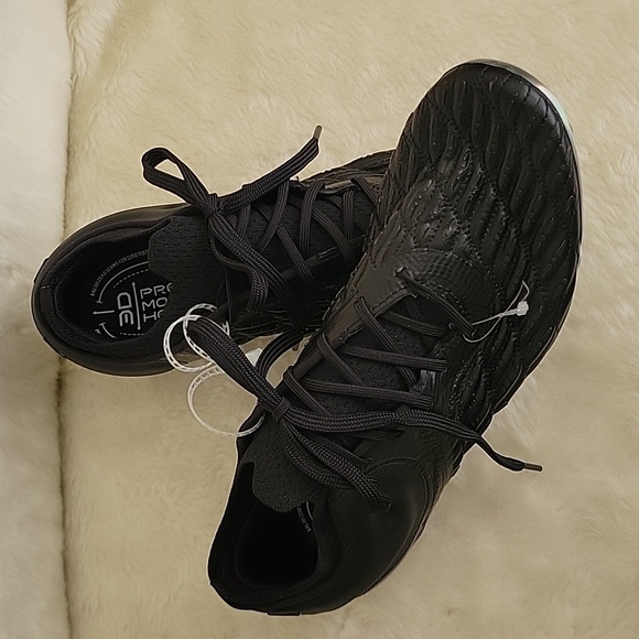 NWOT UNDER ARMOUR Magnetico Elite 3 FG Soccer Cleats Black Women. Size 7 - Picture 4 of 16